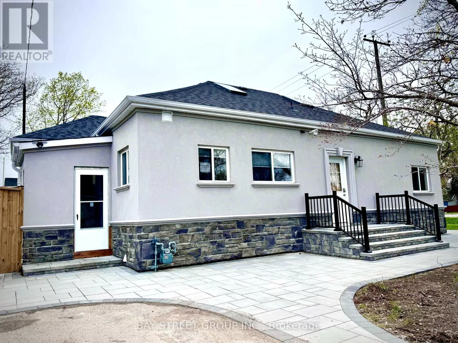 House for rent: 831 Beach Boulevard S, Hamilton, Ontario L8H 6Z2