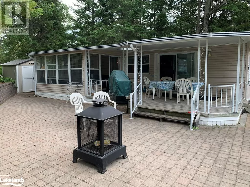 Mobile Home for rent: 85 Theme Park Drive Unit# 237, Wasaga Beach, Ontario L9Z 1X7