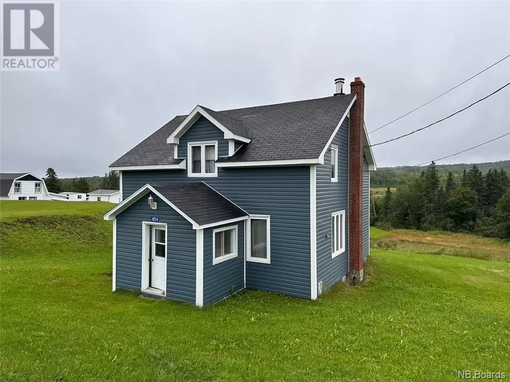 House for rent: 854 Ave Des Pionniers, Balmoral, New Brunswick E8E 1E5