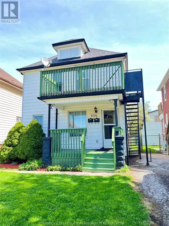 Duplex for rent: 854 Pierre Avenue, Windsor, Ontario N9A 2K7