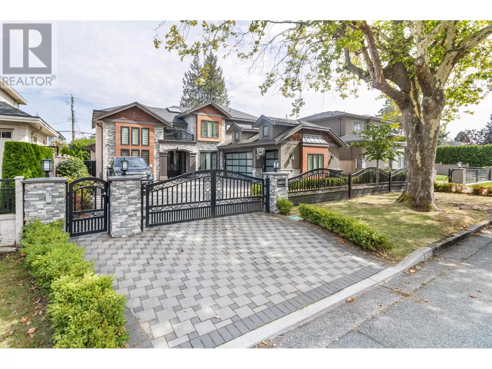 House for rent: 8600 Fairfax Crescent, Richmond, British Columbia V7C 1Y1