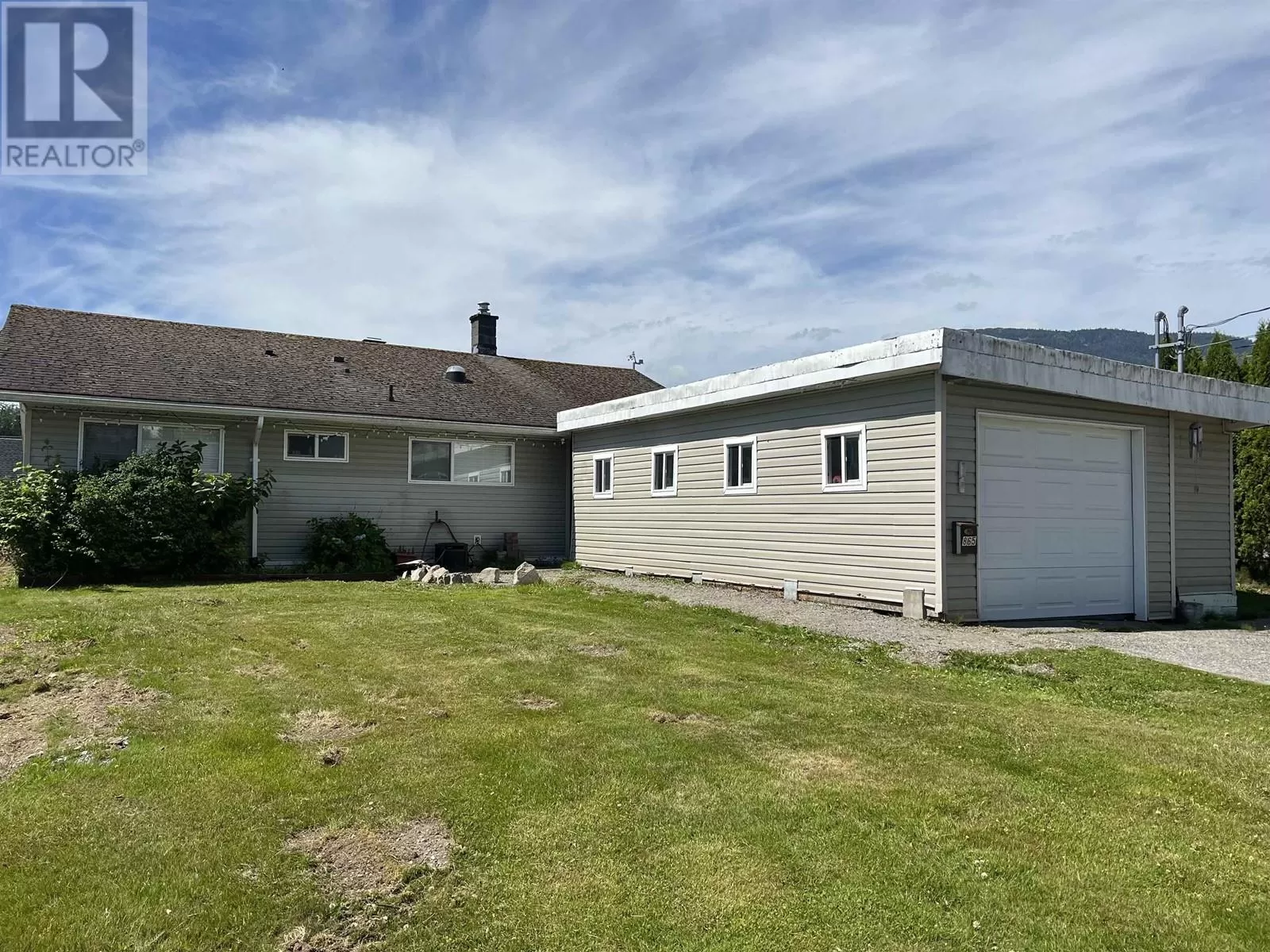 House for rent: 865 Columbia Avenue, Kitimat, British Columbia V8C 1V7