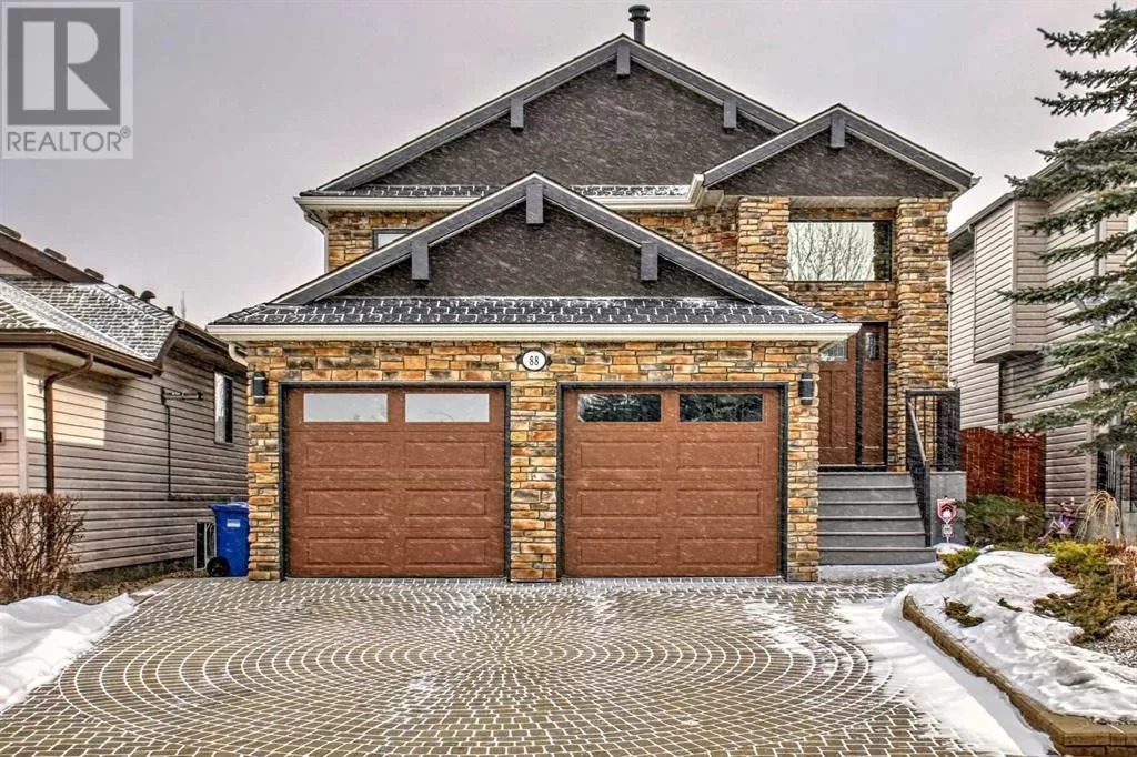 House for rent: 88 Somerglen Common Sw, Calgary, Alberta T2Y 4A3