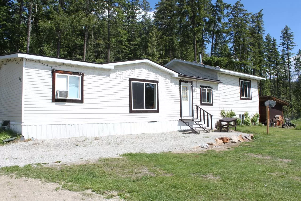 House for rent: 880 Alexander Road, Nakusp, British Columbia V0G 1R1