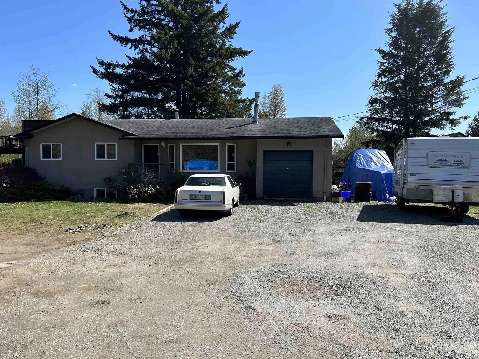 House for rent: 8942 Stave Lake Street, Mission, British Columbia V2V 6B2