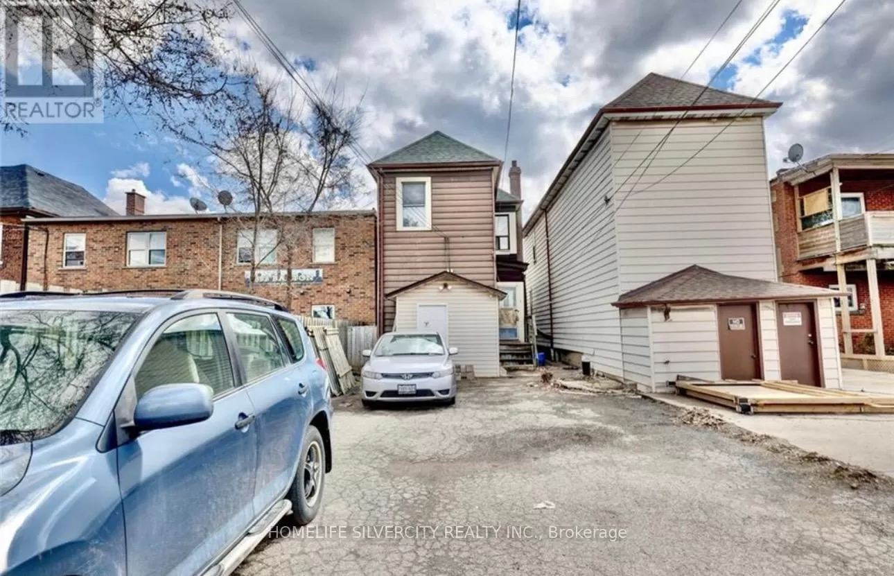 House for rent: 895 Barton Street E, Hamilton, Ontario L8L 3B8