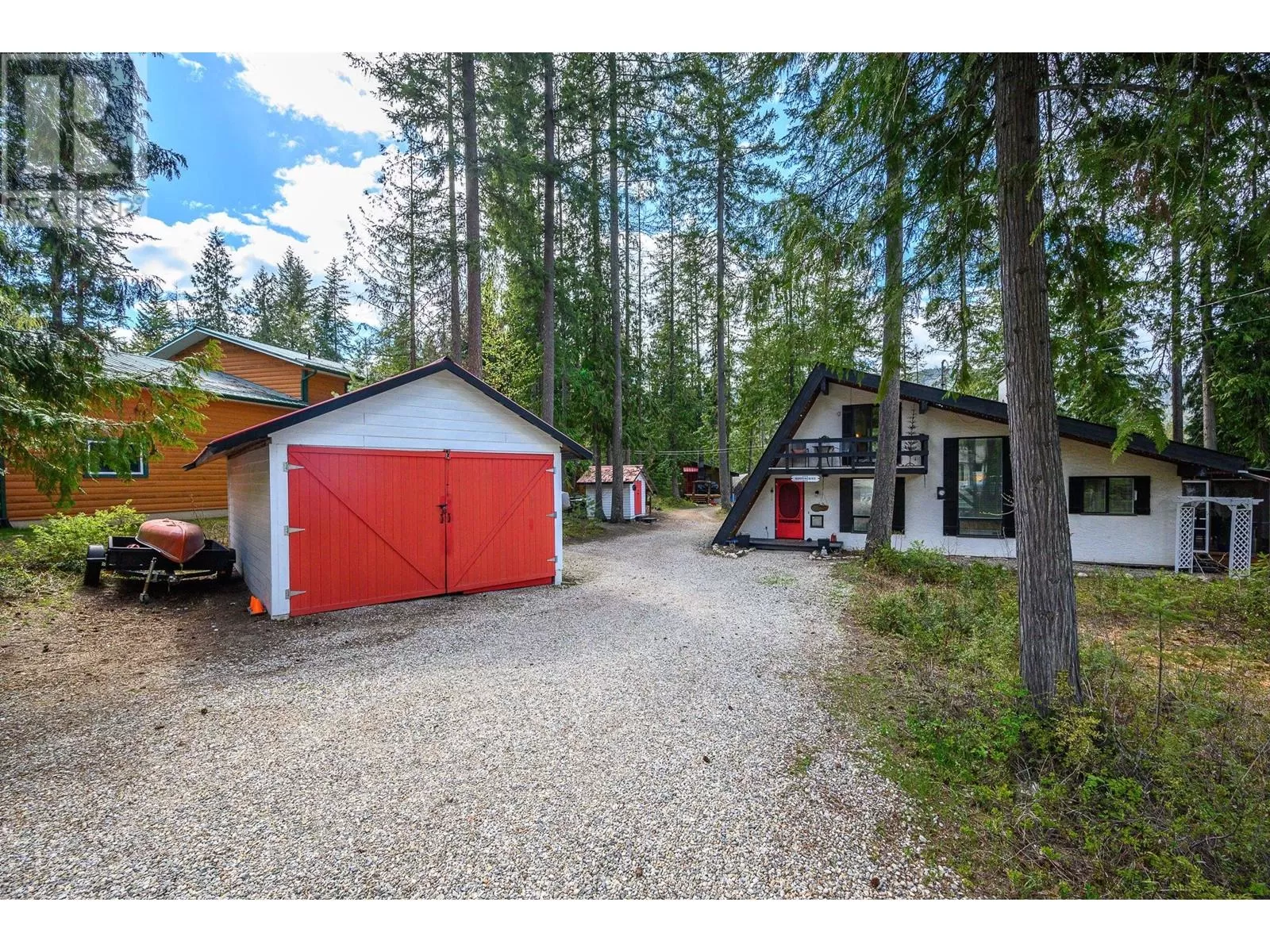 House for rent: 9039 Hummingbird Drive, Swansea Point, British Columbia V0E 2K2