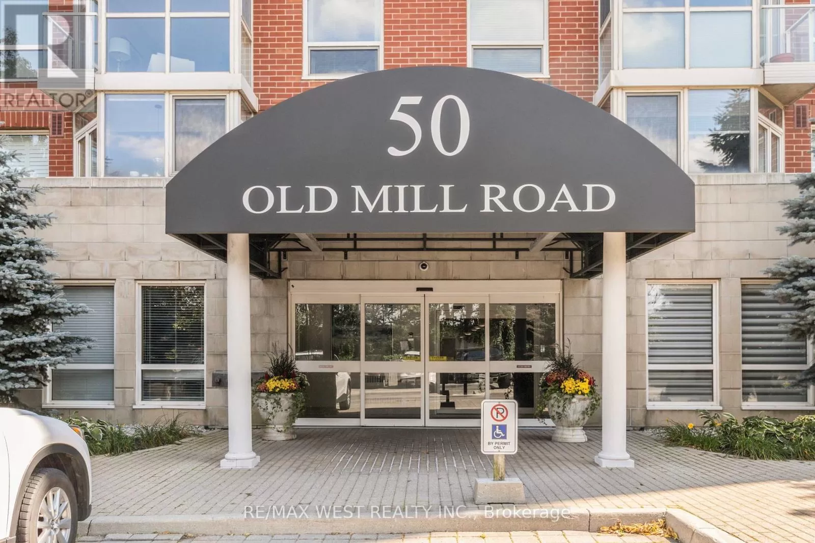 Apartment for rent: #905 Ph5 -50 Old Mill Rd, Oakville, Ontario L6J 7W1