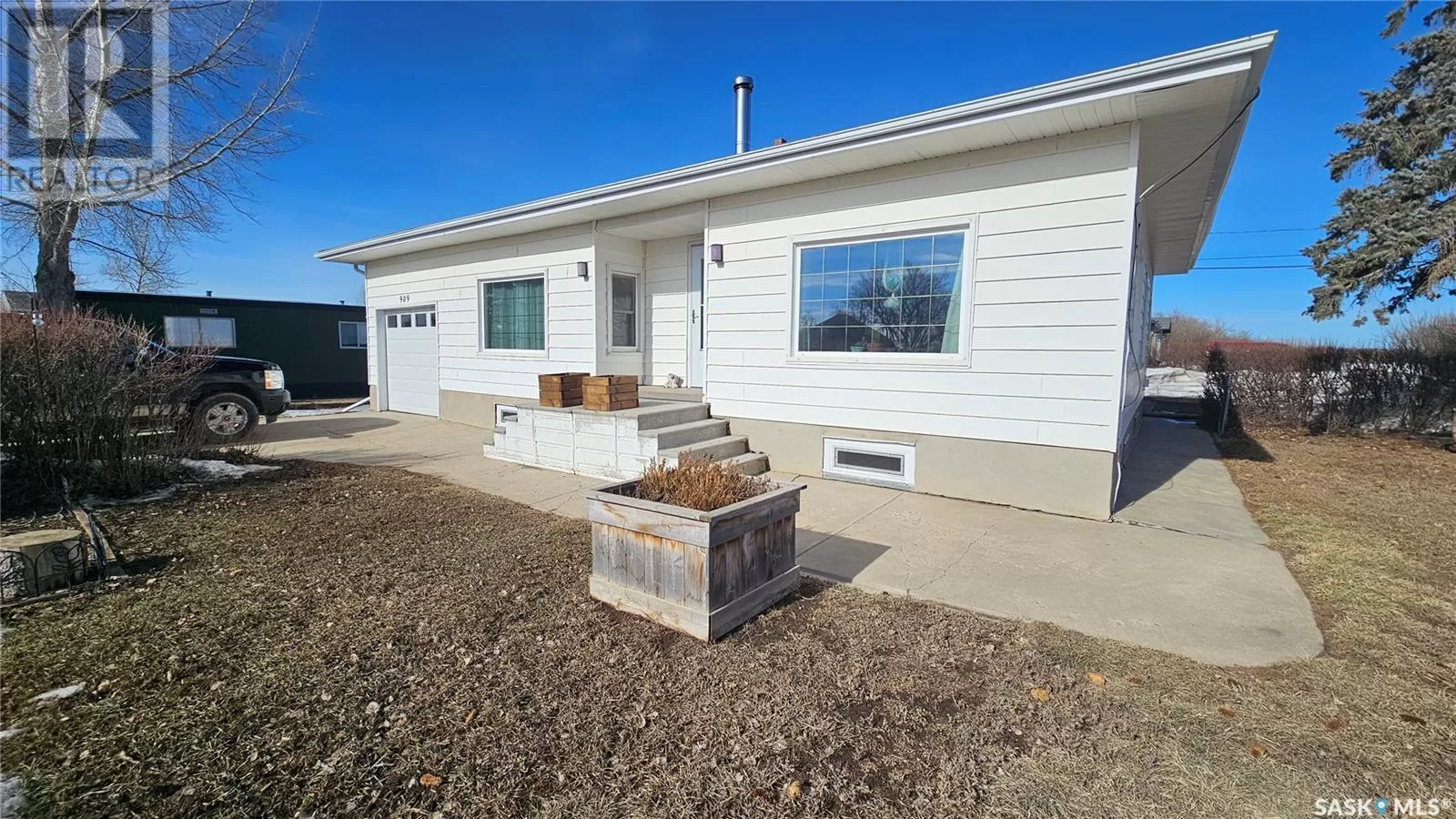 House for rent: 909 1st Street, Hanley, Saskatchewan S0G 2E0