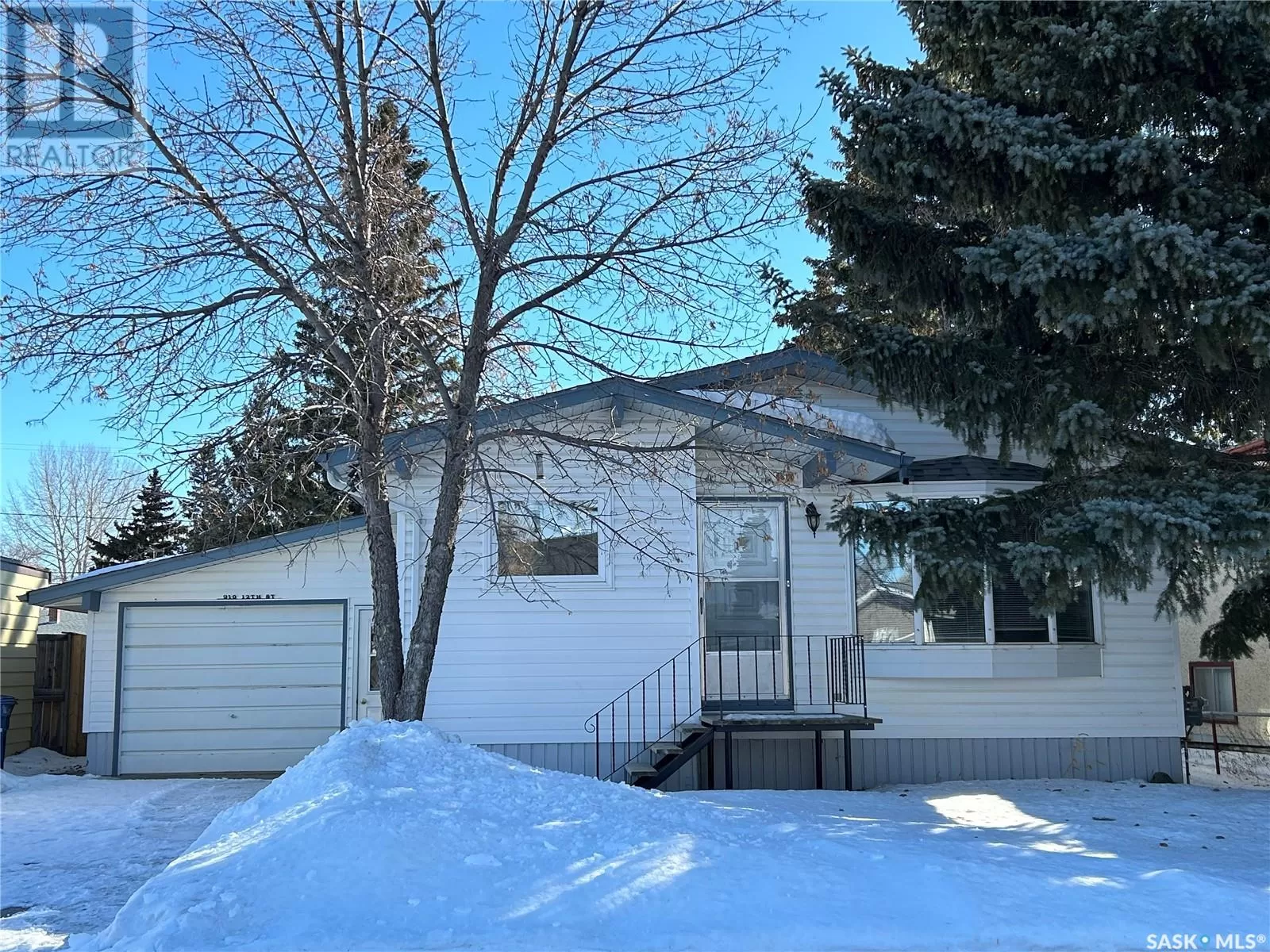 House for rent: 910 12th Street, Humboldt, Saskatchewan S0K 2A0