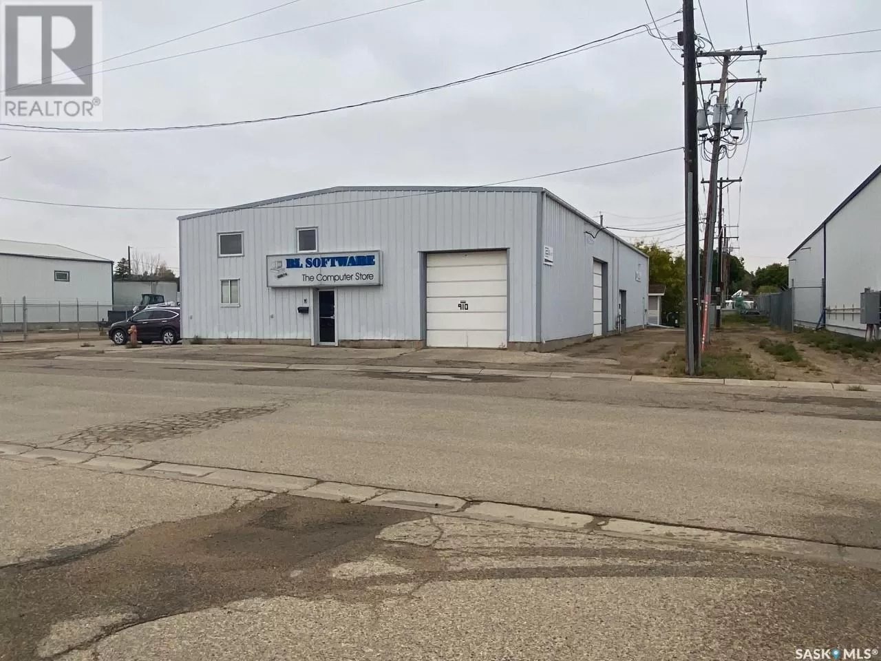 Warehouse for rent: 910 Fairford Street W, Moose Jaw, Saskatchewan S6H 1W5