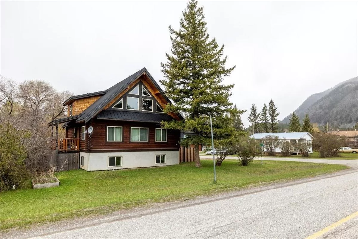 House for rent: 9115 Main Street, Elko, British Columbia V0B 1T3
