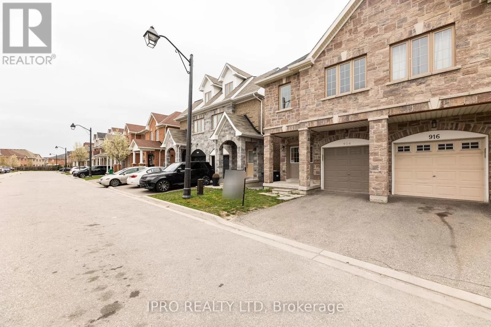 House for rent: 914 Francine Cres, Mississauga, Ontario L5V 0E2