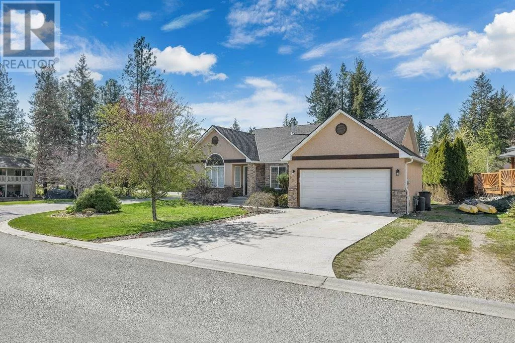 House for rent: 920 Covington Key(s), West Kelowna, British Columbia V1Z 3M2