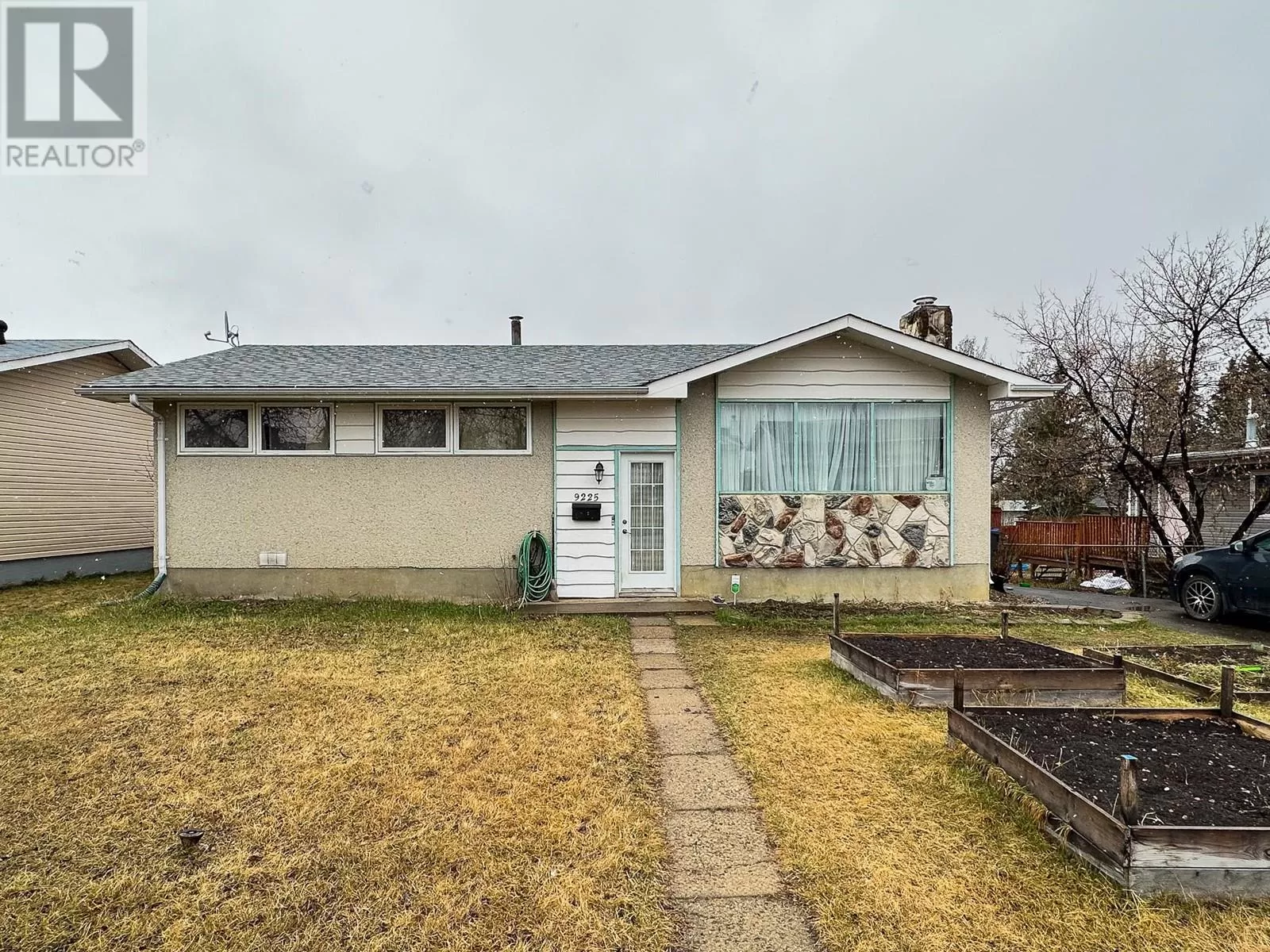 House for rent: 9225 6 Street, Dawson Creek, British Columbia V1G 3L5