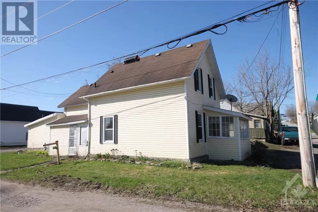 House for rent: 923 Center Street, Braeside, Ontario K0A 1G0