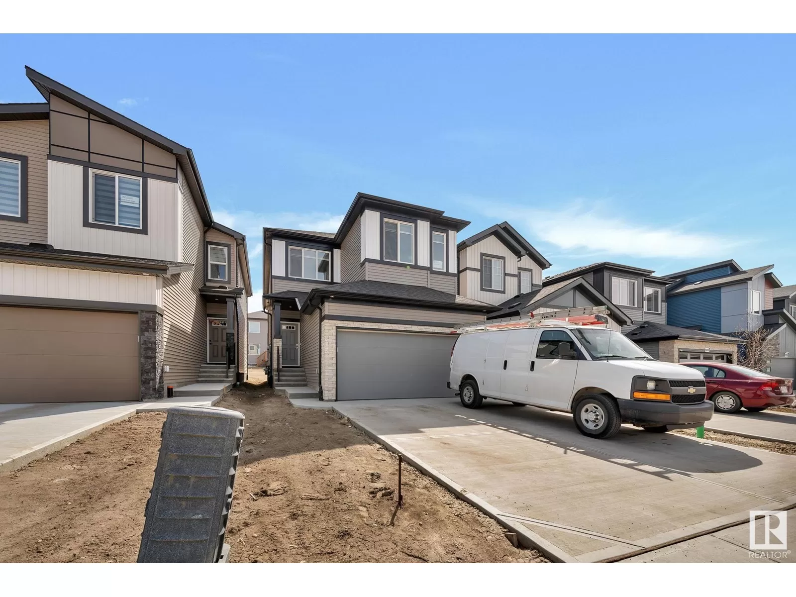 House for rent: 9232 Pear Dr Sw Sw, Edmonton, Alberta T6X 2X5
