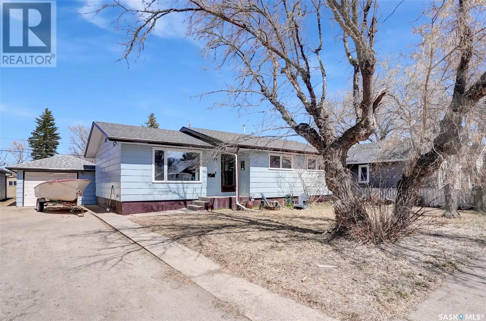 House for rent: 924 Iroquois Street W, Moose Jaw, Saskatchewan S6H 5B6