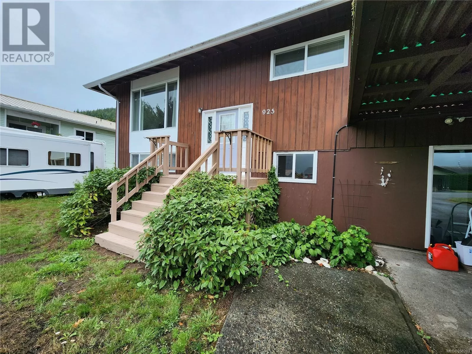 House for rent: 925 Haida Ave, Port Alice, British Columbia V0N 2N0
