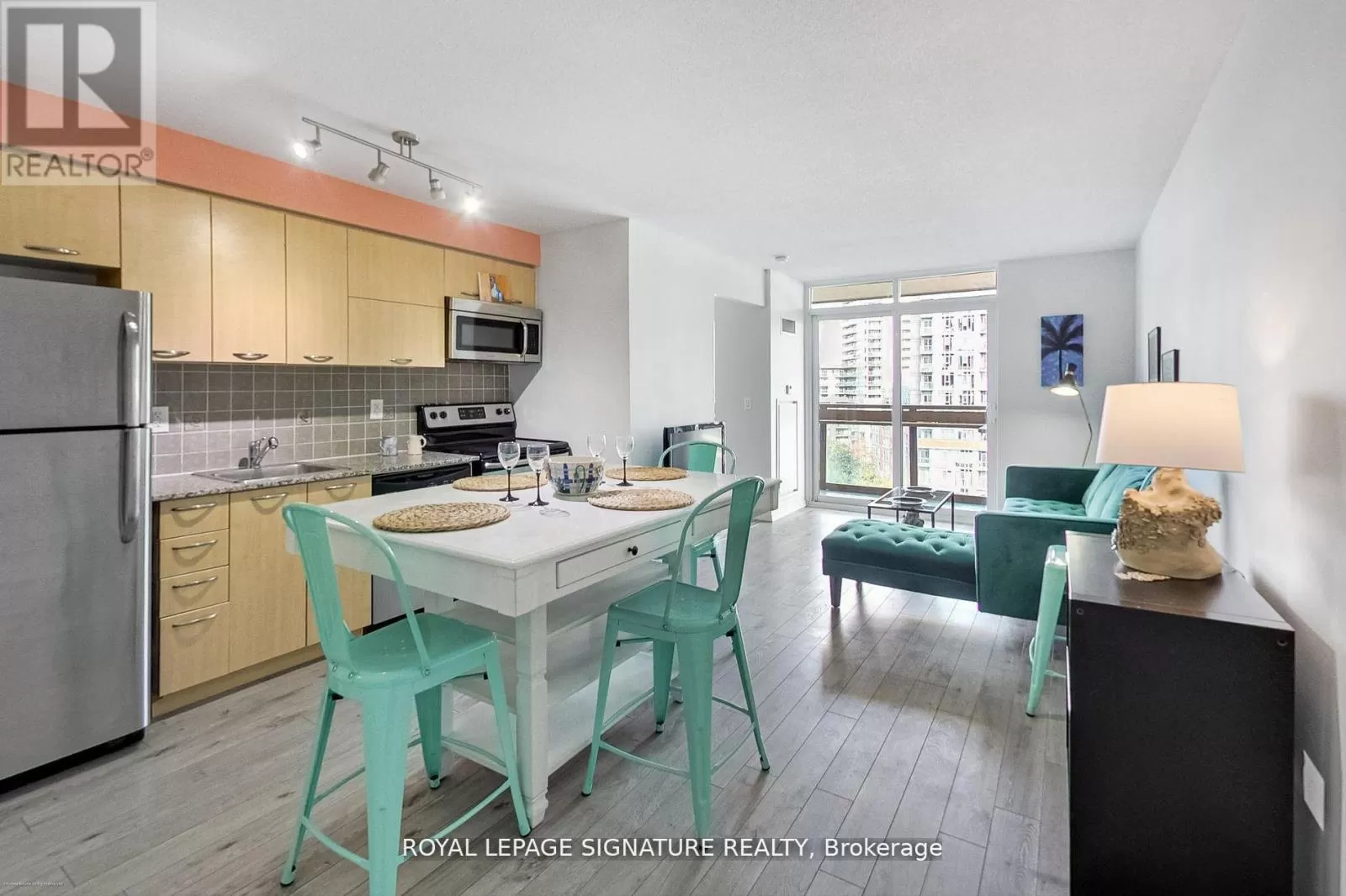 Apartment for rent: 926 - 38 Joe Shuster Way, Toronto, Ontario M6K 0A5
