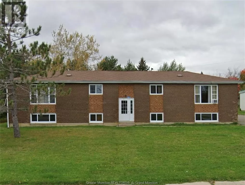Fourplex for rent: 9264 Main St, Richibucto, New Brunswick E4W 4C7