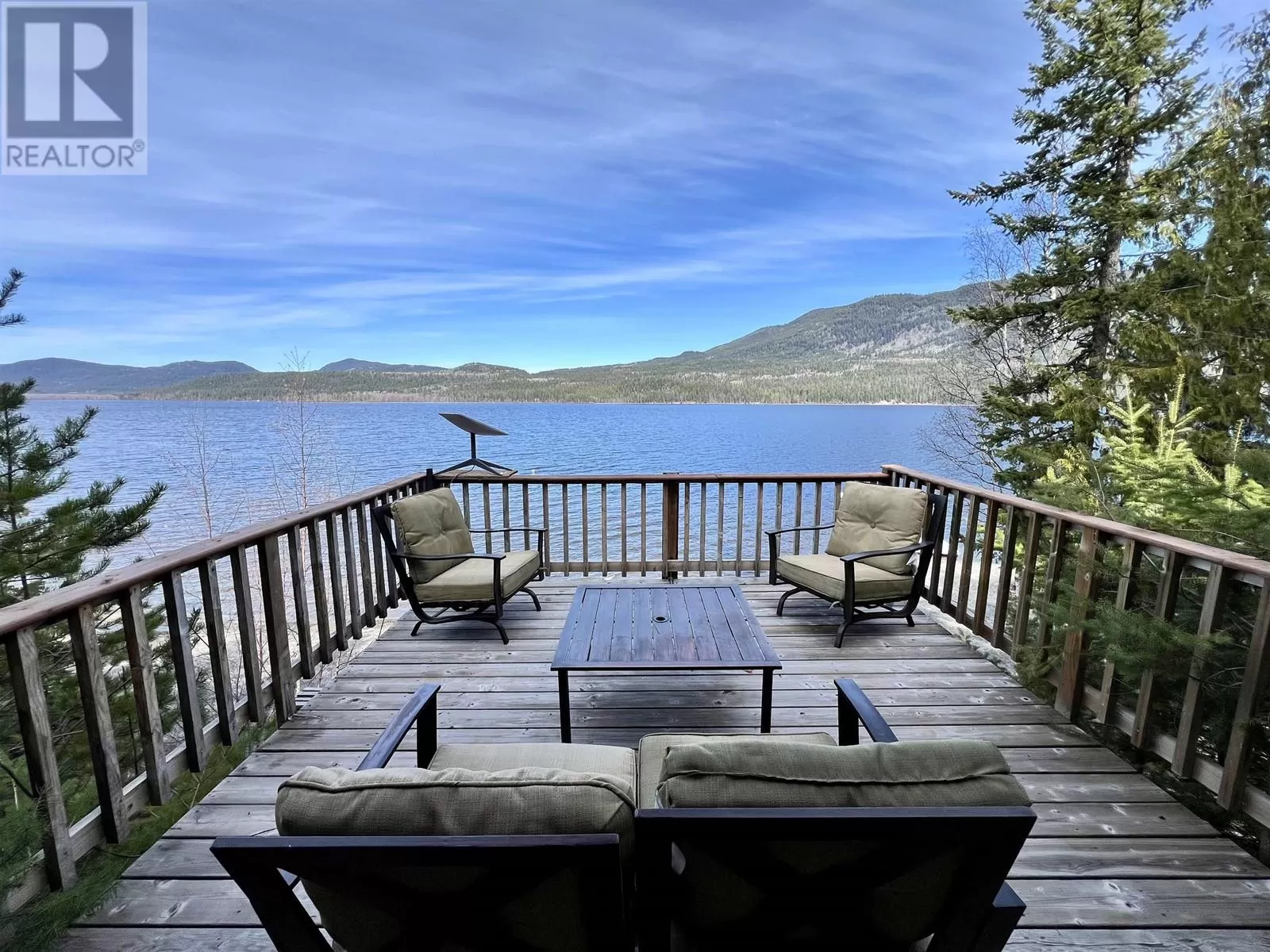 House for rent: 9303 S Mahood Lake Road, Mahood Lake, British Columbia V0K 1X3