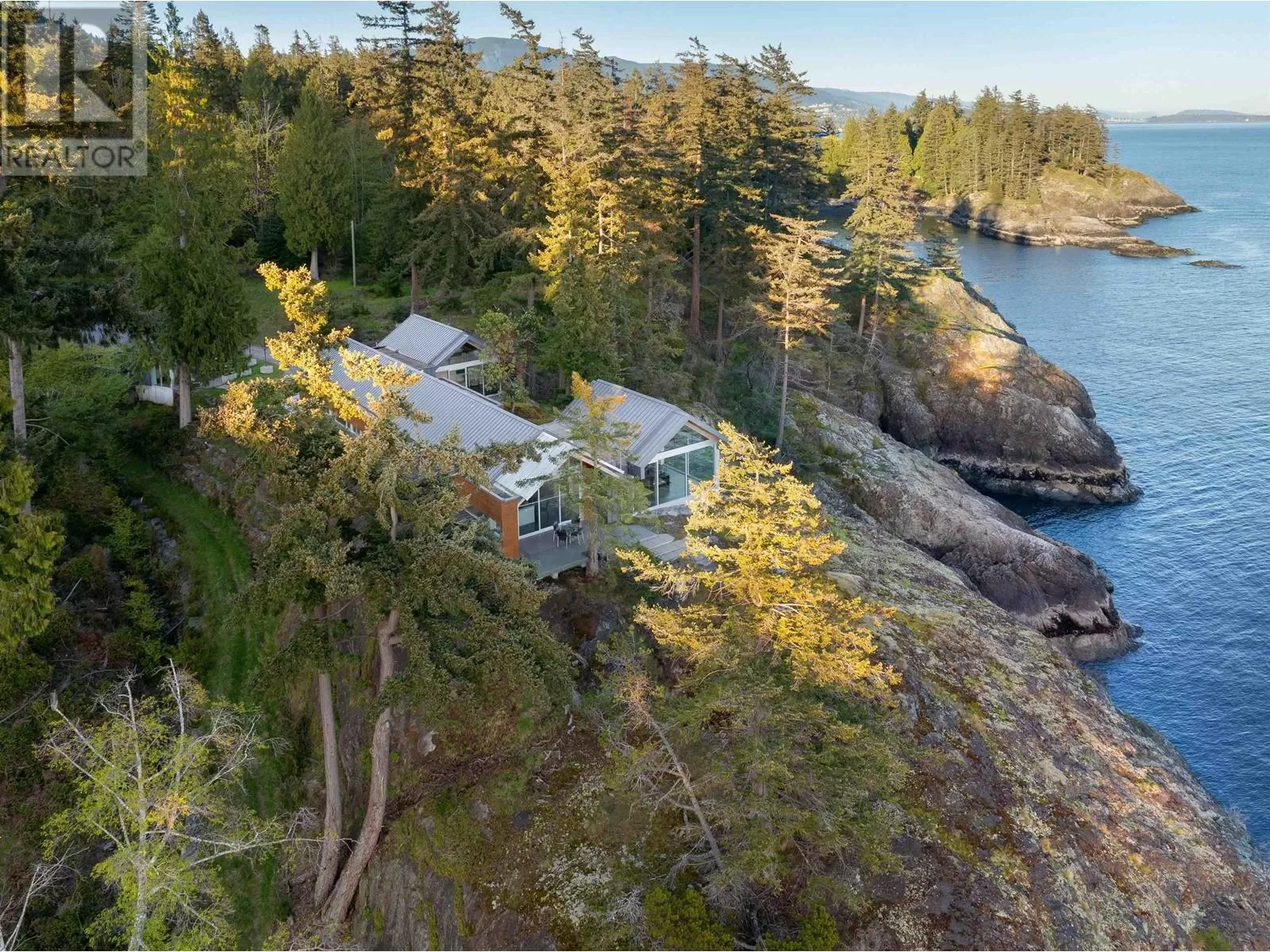 House for rent: 931 Ocean Park Lane, Bowen Island, British Columbia V0N 1G2