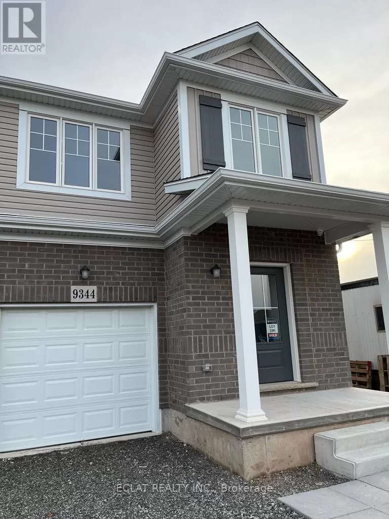 House for rent: 9344 White Oak Ave, Niagara Falls, Ontario L2G 0E9