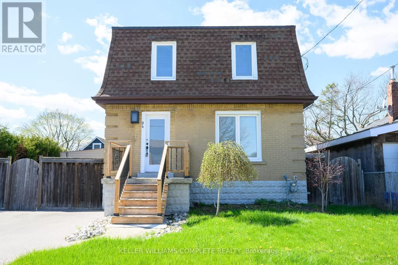 House for rent: 94 Howard Avenue, Hamilton, Ontario L9A 2W5