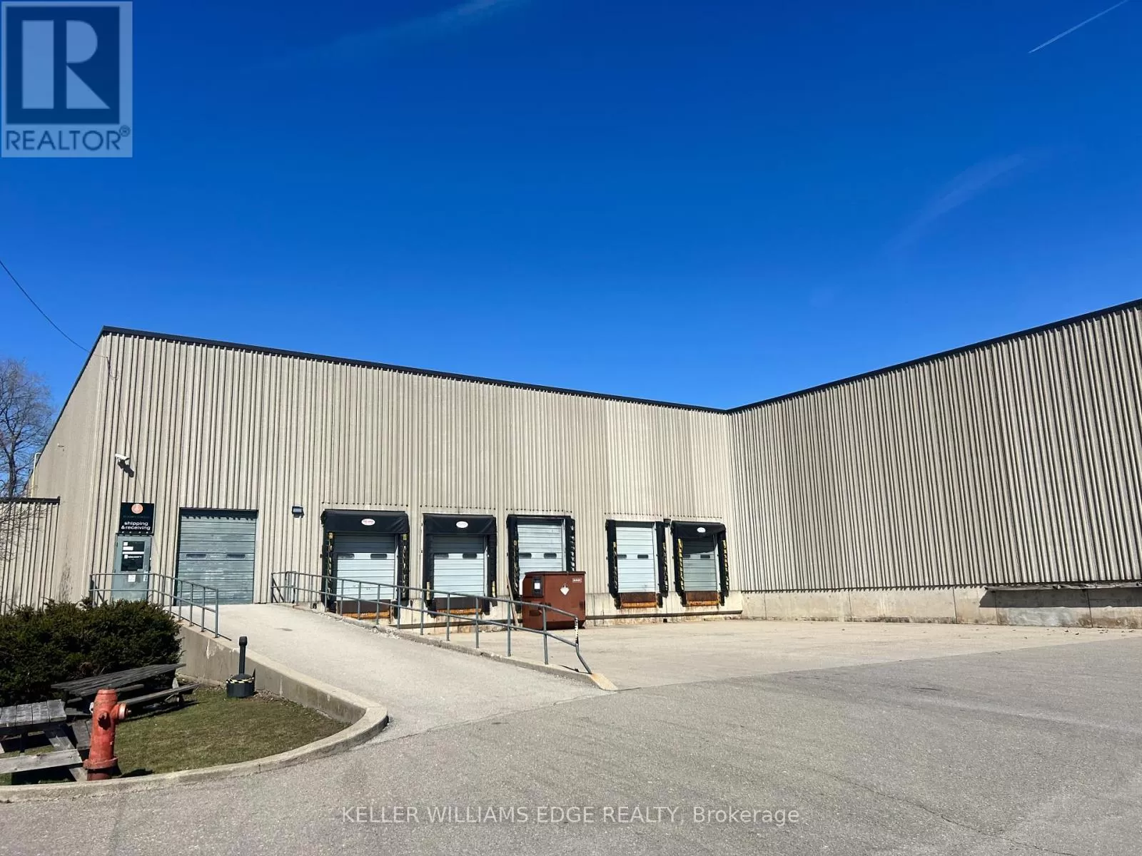 Warehouse for rent: 940 Gateway Drive, Burlington, Ontario L7L 5K7