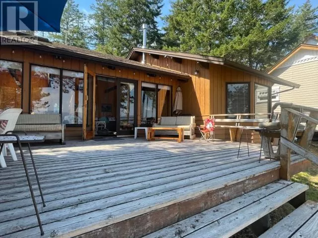 House for rent: 940 Hanson Lane, Savary Island, British Columbia V0N 2G0