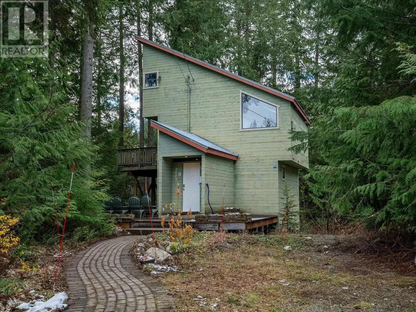 House for rent: 9440 Deerhorn Place, Whistler, British Columbia V8E 0G5