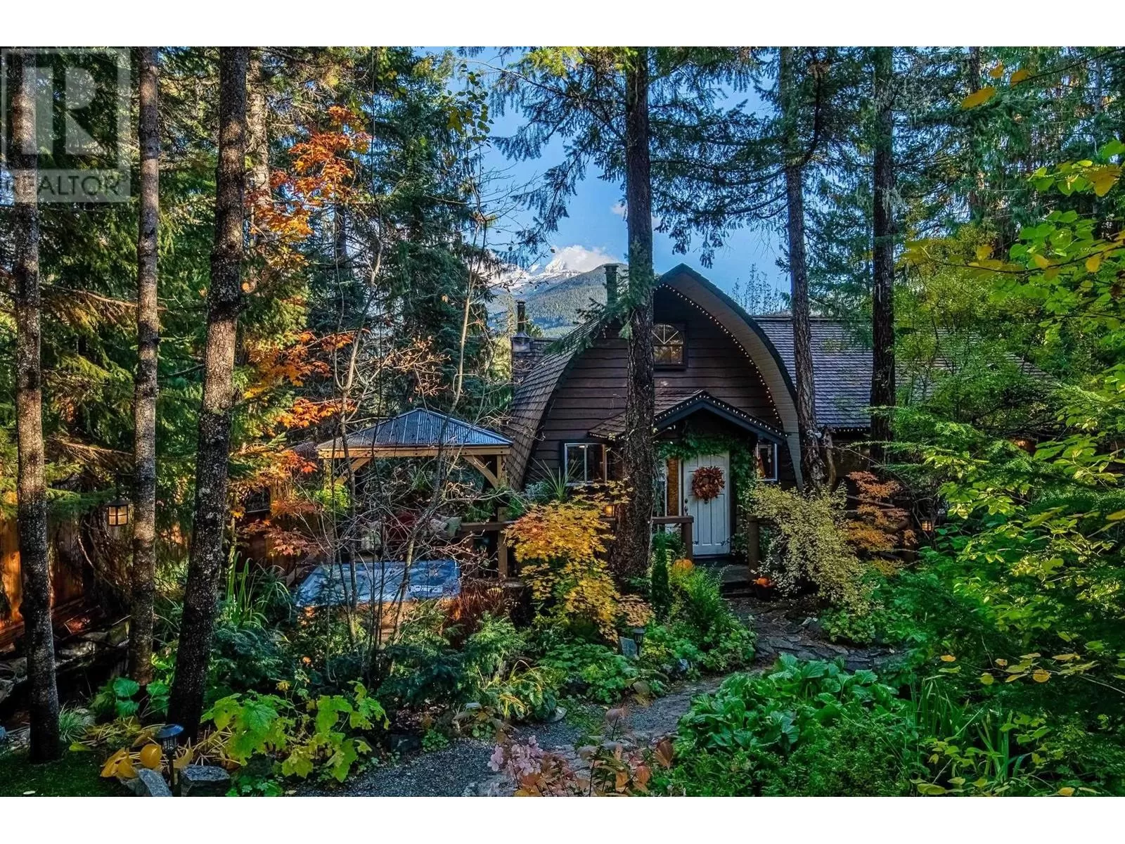House for rent: 9480 Emerald Drive, Whistler, British Columbia V8E 0G5