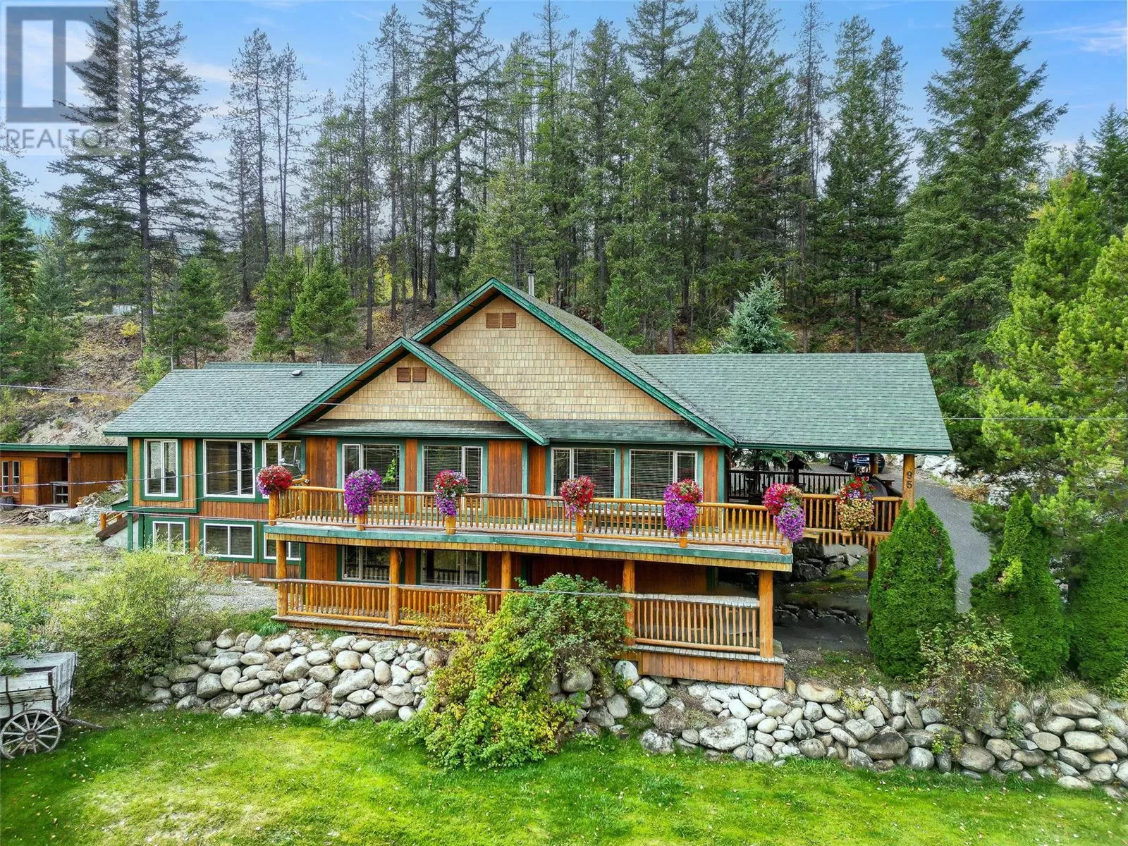 House for rent: 95 & 105 Dale Avenue, Carmi, British Columbia V0H 1A0