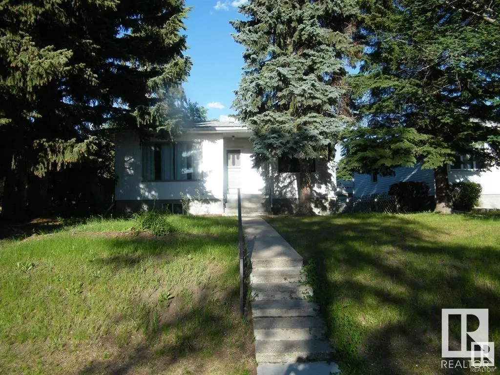 House for rent: 9543 87 St Nw, Edmonton, Alberta T6C 3W9