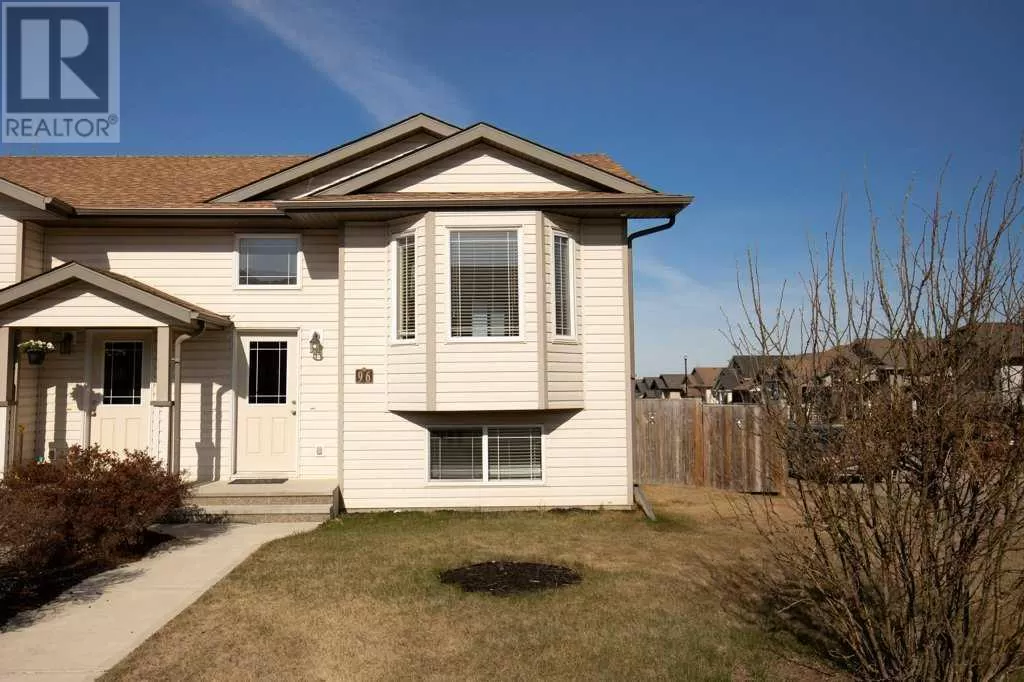 Duplex for rent: 96 Bowman Circle, Sylvan Lake, Alberta T4S 0H7