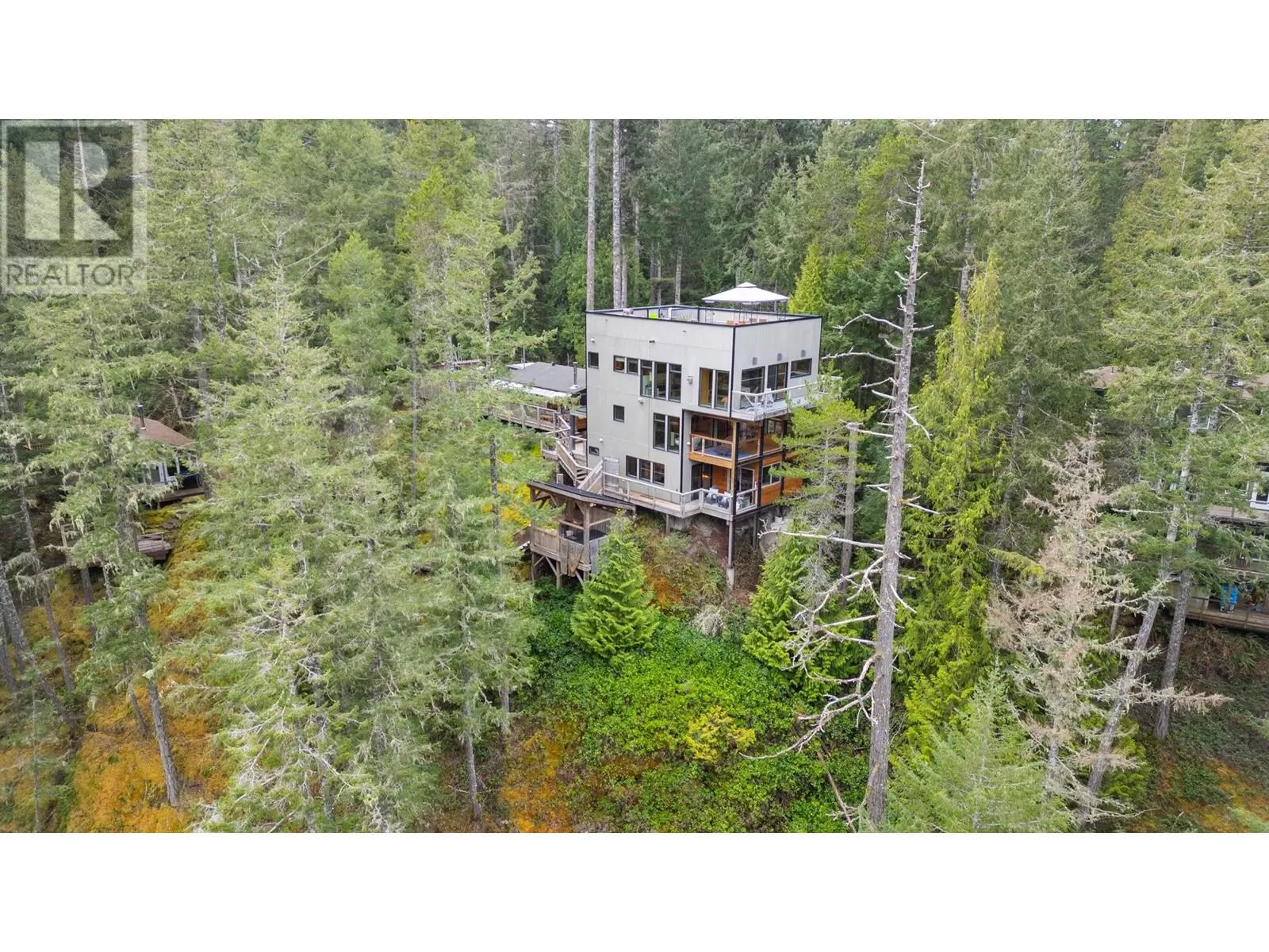 House for rent: 9752 Secret Road, Halfmoon Bay, British Columbia V7Z 1G1