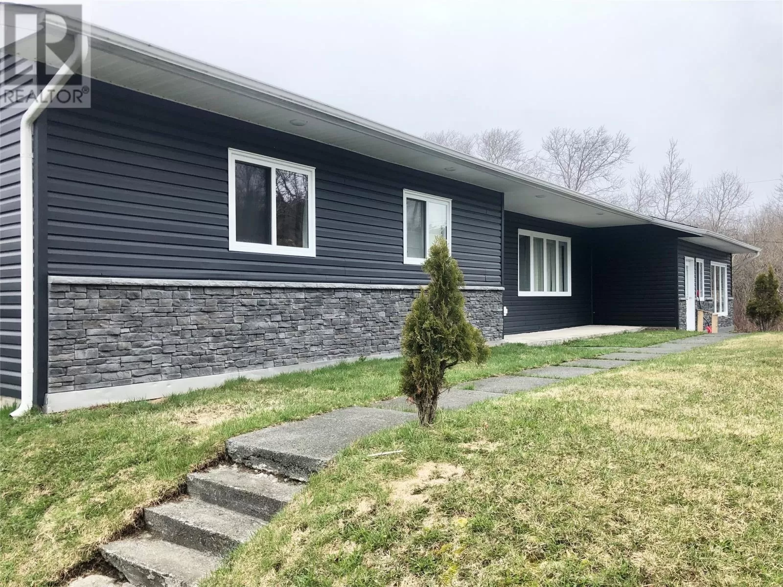 Multi-Family for rent: 98 Shearstown Road, Bay Roberts, Newfoundland & Labrador A0A 3V0
