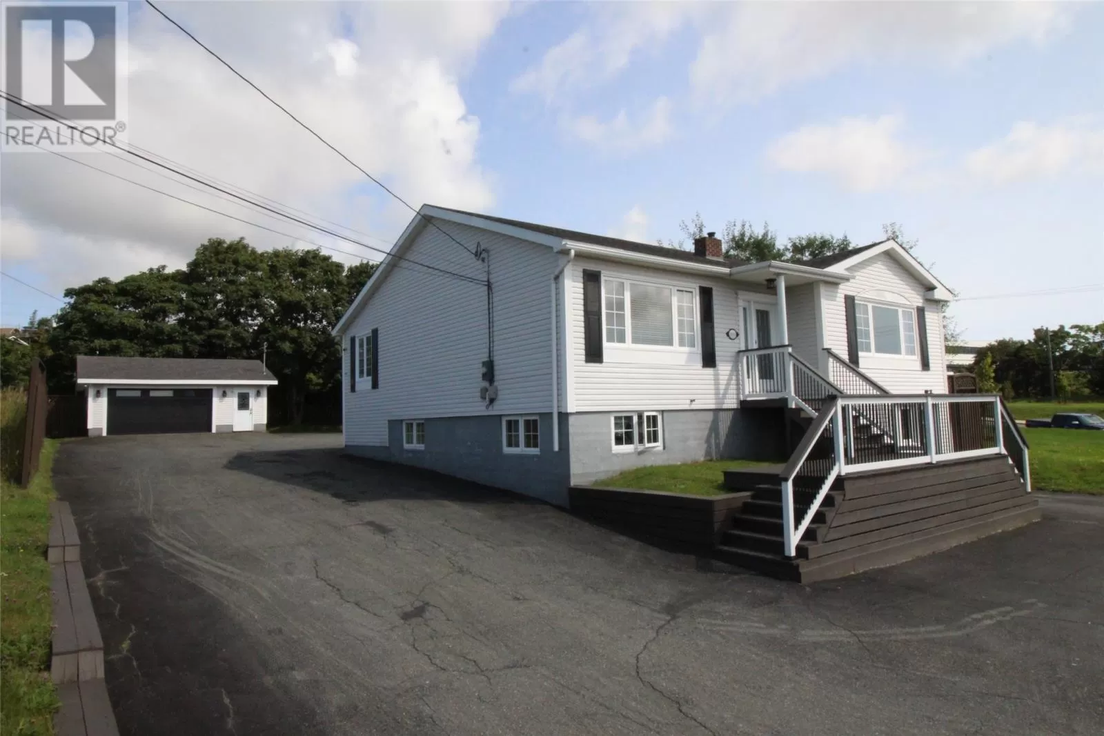 Commercial Mix for rent: 998 Topsail Road, Mt. Pearl, Newfoundland & Labrador A1N 5E5