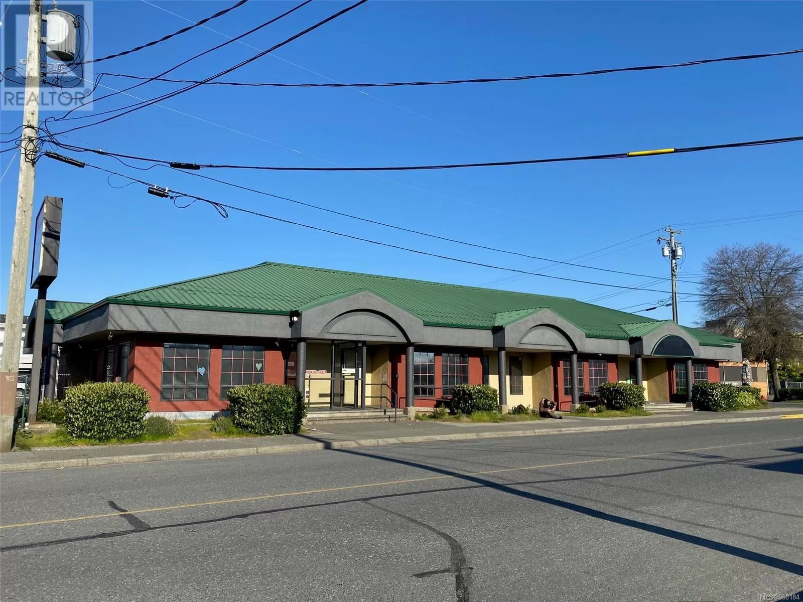 Commercial Mix for rent: B 833 14th Ave, Campbell River, British Columbia V9W 4H3