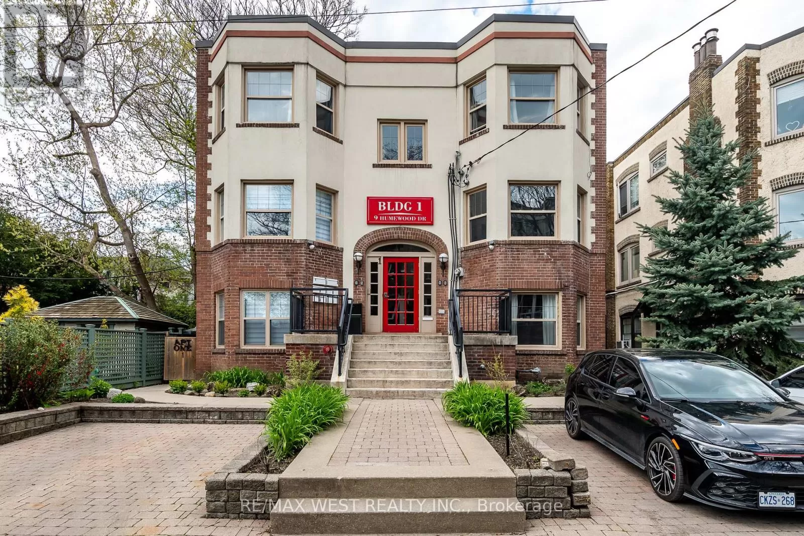 House for rent: Bldg 1 - 9 Humewood Drive, Toronto, Ontario M6C 1C9