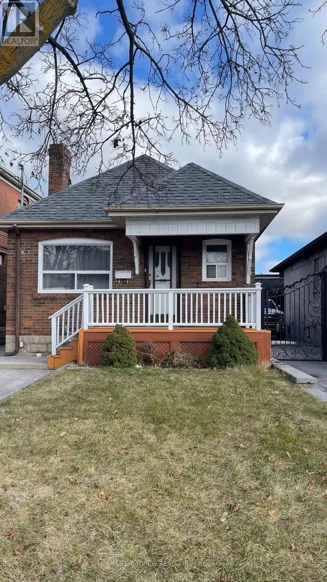 House for rent: Bsmt - 55 Fairbank Avenue E, Toronto, Ontario M6E 3Y6