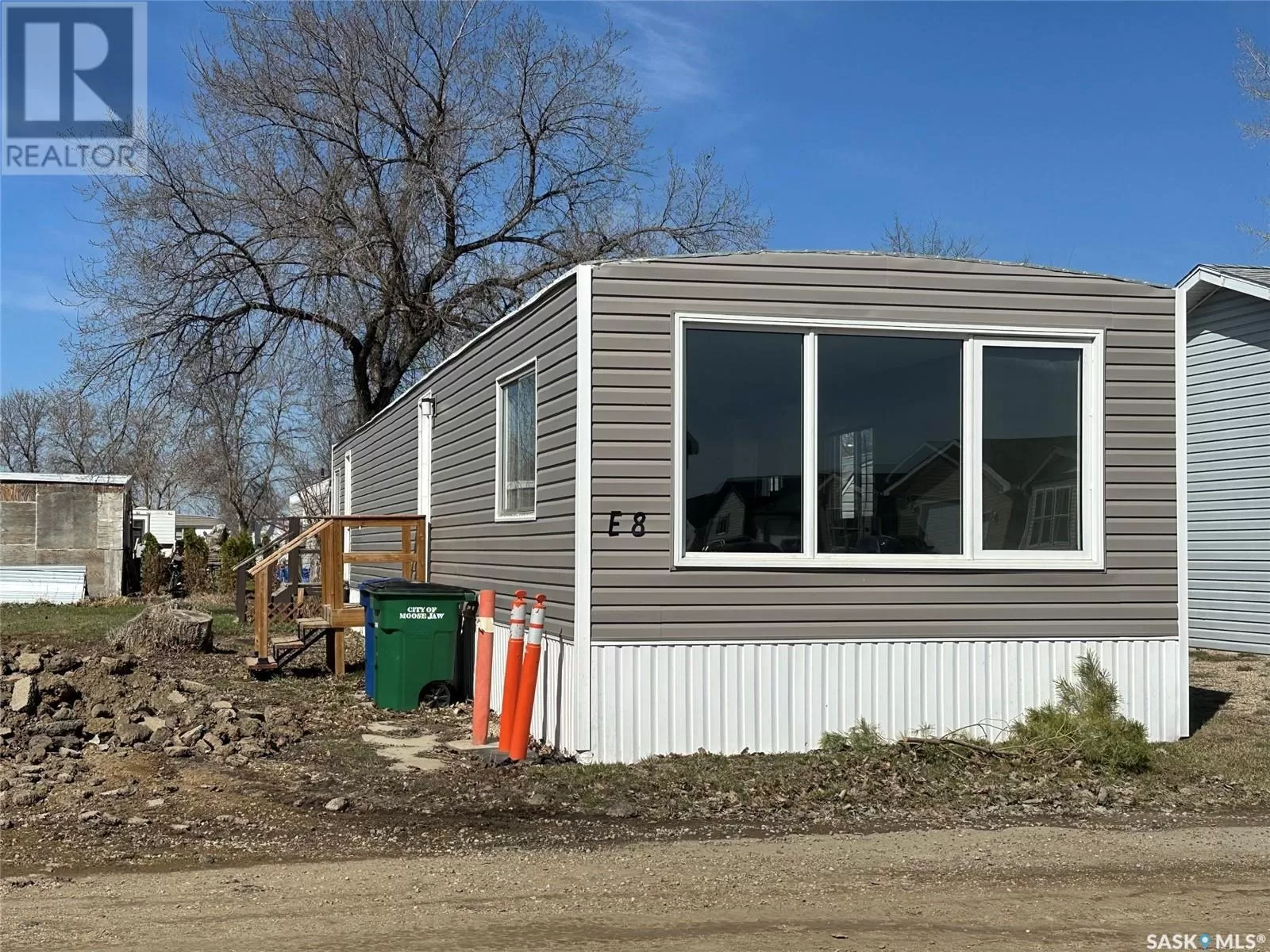 Mobile Home for rent: E8 - 1455 9th Avenue Ne, Moose Jaw, Saskatchewan S6J 1C6
