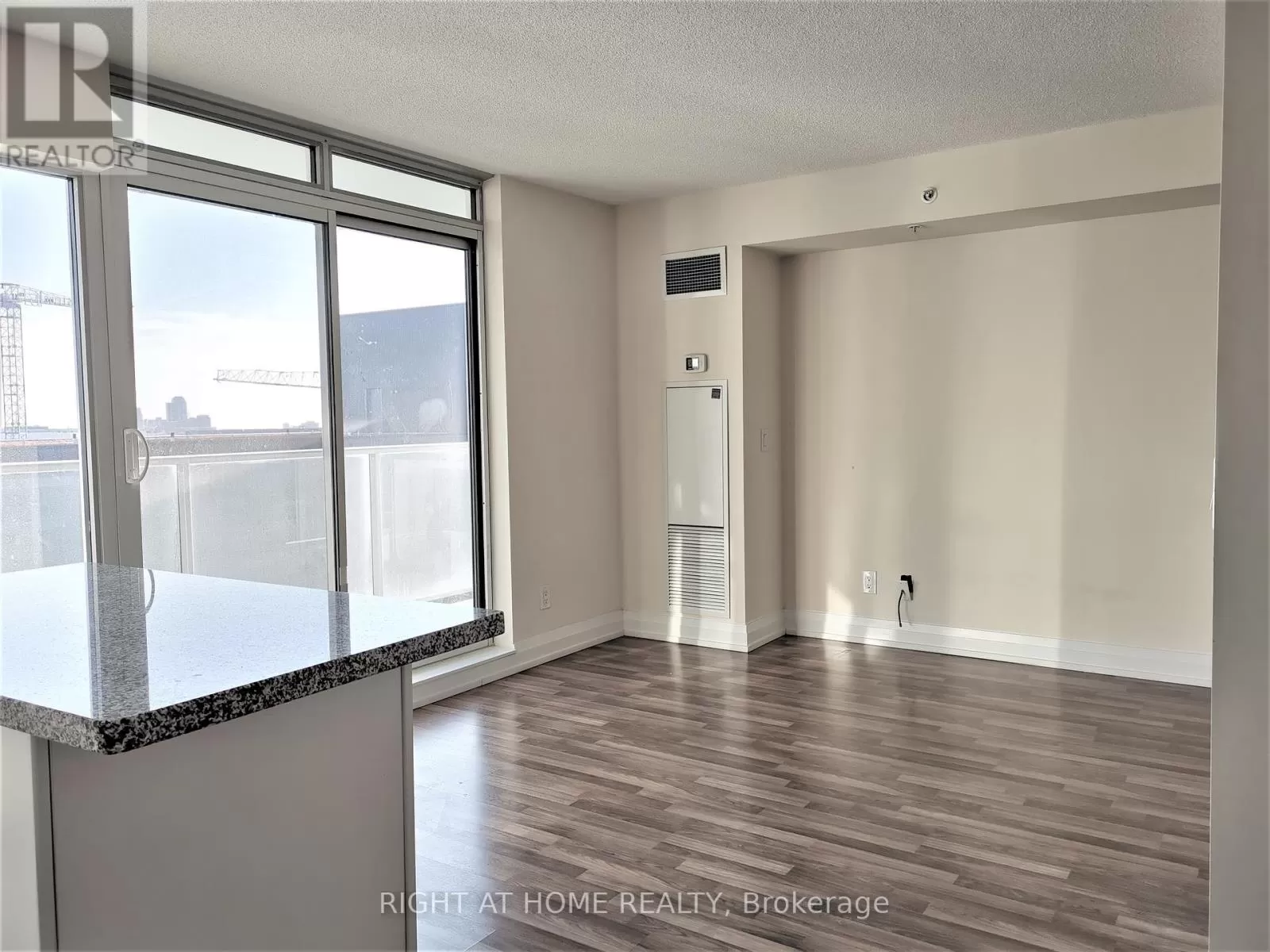 Apartment for rent: E908 - 555 Wilson Avenue, Toronto, Ontario M3H 0C5