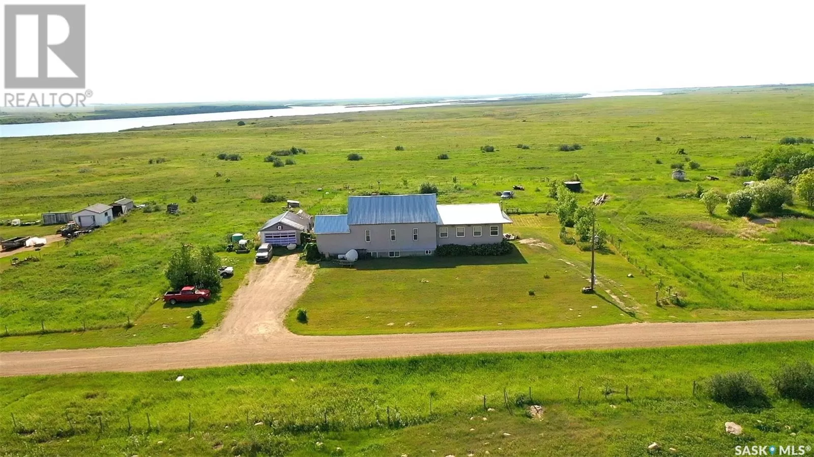 House for rent: Estevan (hitchcock) Acreage, 2 Acres, Estevan Rm No. 5, Saskatchewan S4A 2K9