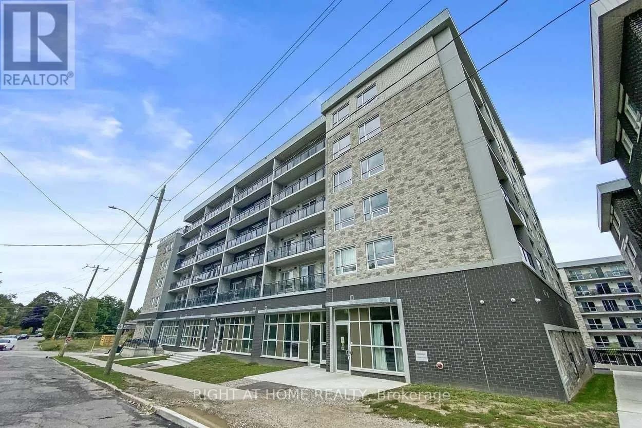 Apartment for rent: F114 - 275 Larch Street S, Waterloo, Ontario N2L 0J3