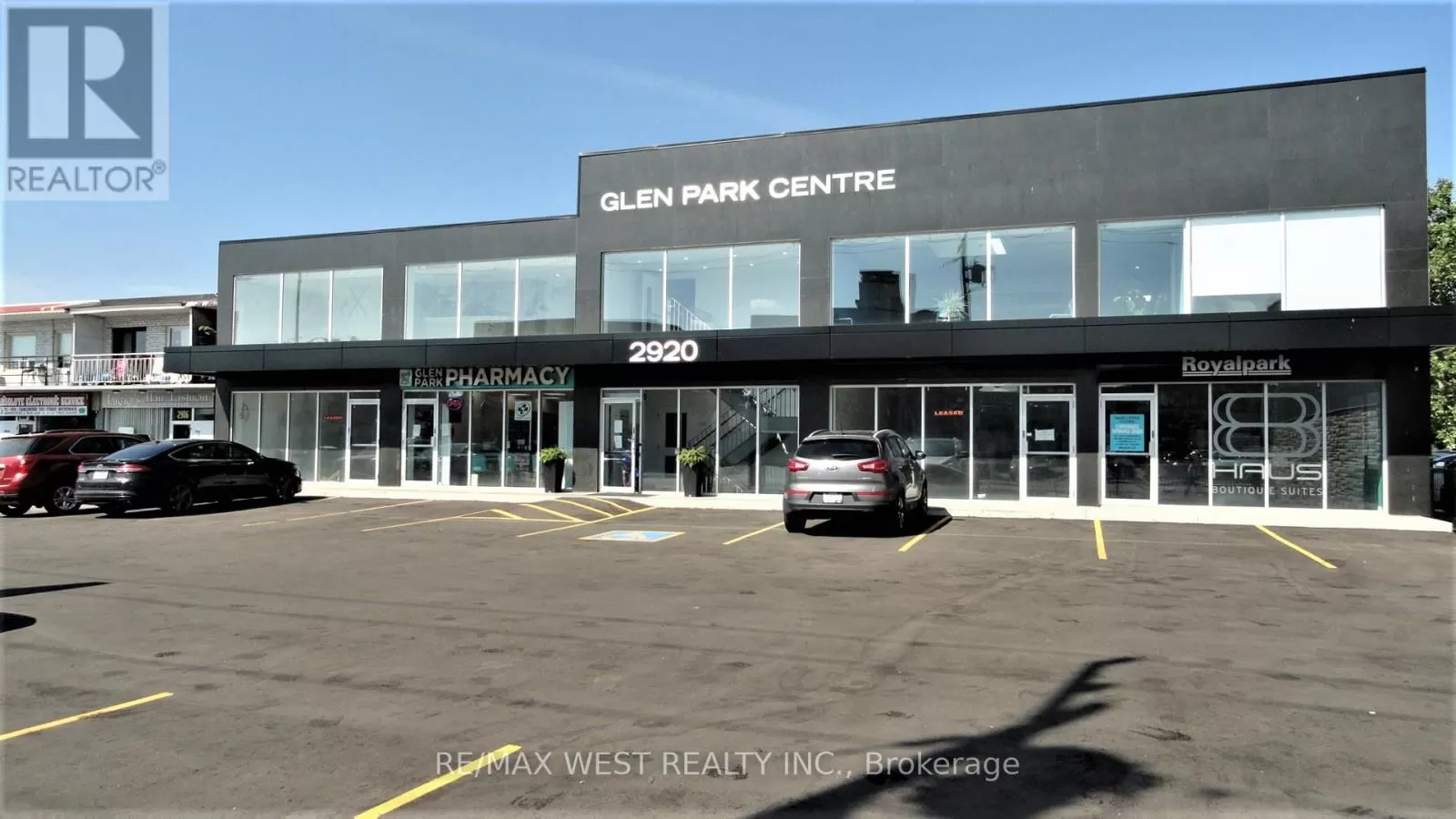 Offices for rent: Ll1 - 2920 Dufferin Street, Toronto, Ontario M6B 3S8