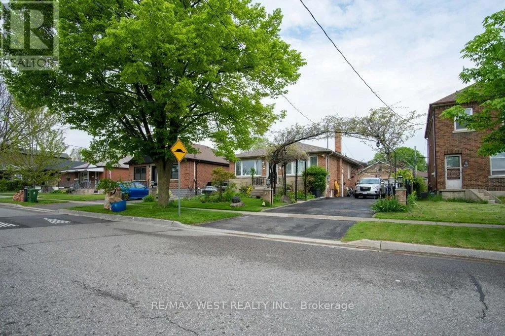 House for rent: Lower - 164 Simpson Avenue, Toronto, Ontario M8Z 1E3