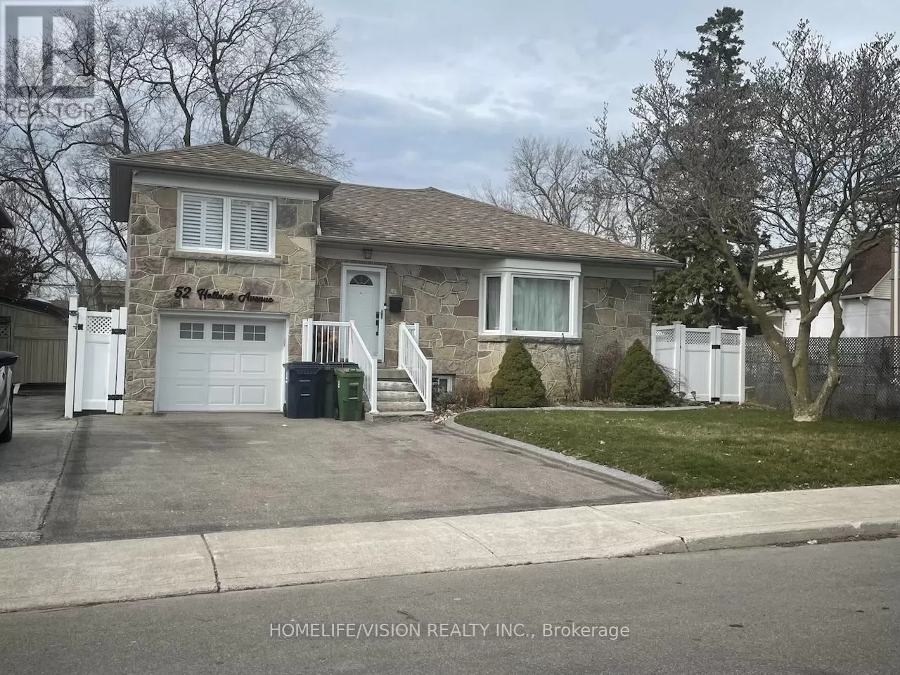 Other for rent: Lower - 52 Holland Avenue, Toronto, Ontario M4B 2C6