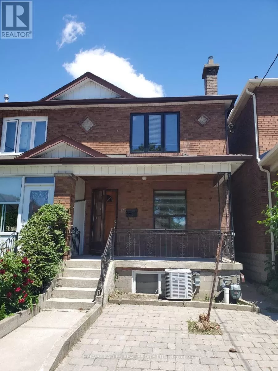 House for rent: Main - 679 Vaughan Road, Toronto, Ontario M6E 2Y7